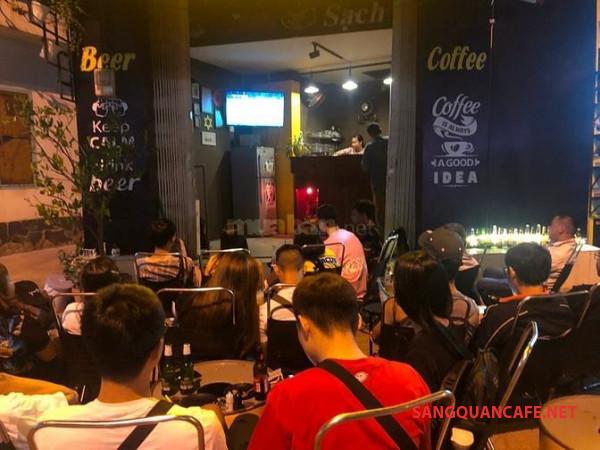 Sang nhanh quán cafe mặt tiền đường Phạm Văn Đồng.